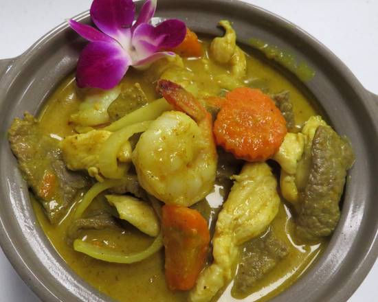 Order Yellow Curry food online from Thai.Pho store, Forney on bringmethat.com
