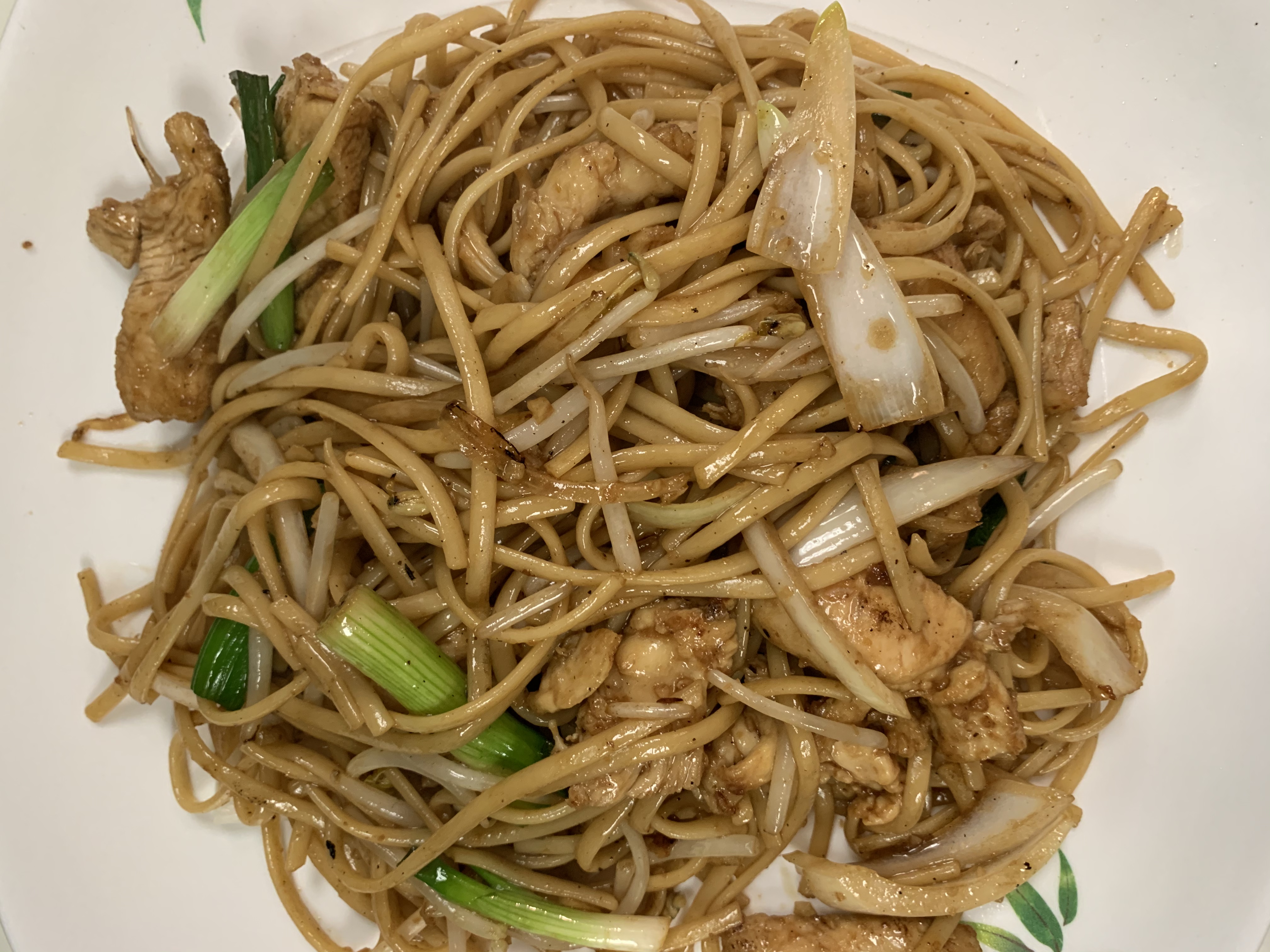 Order 132. Chicken Lo Mein food online from Yummy Pho store, Oceanside on bringmethat.com