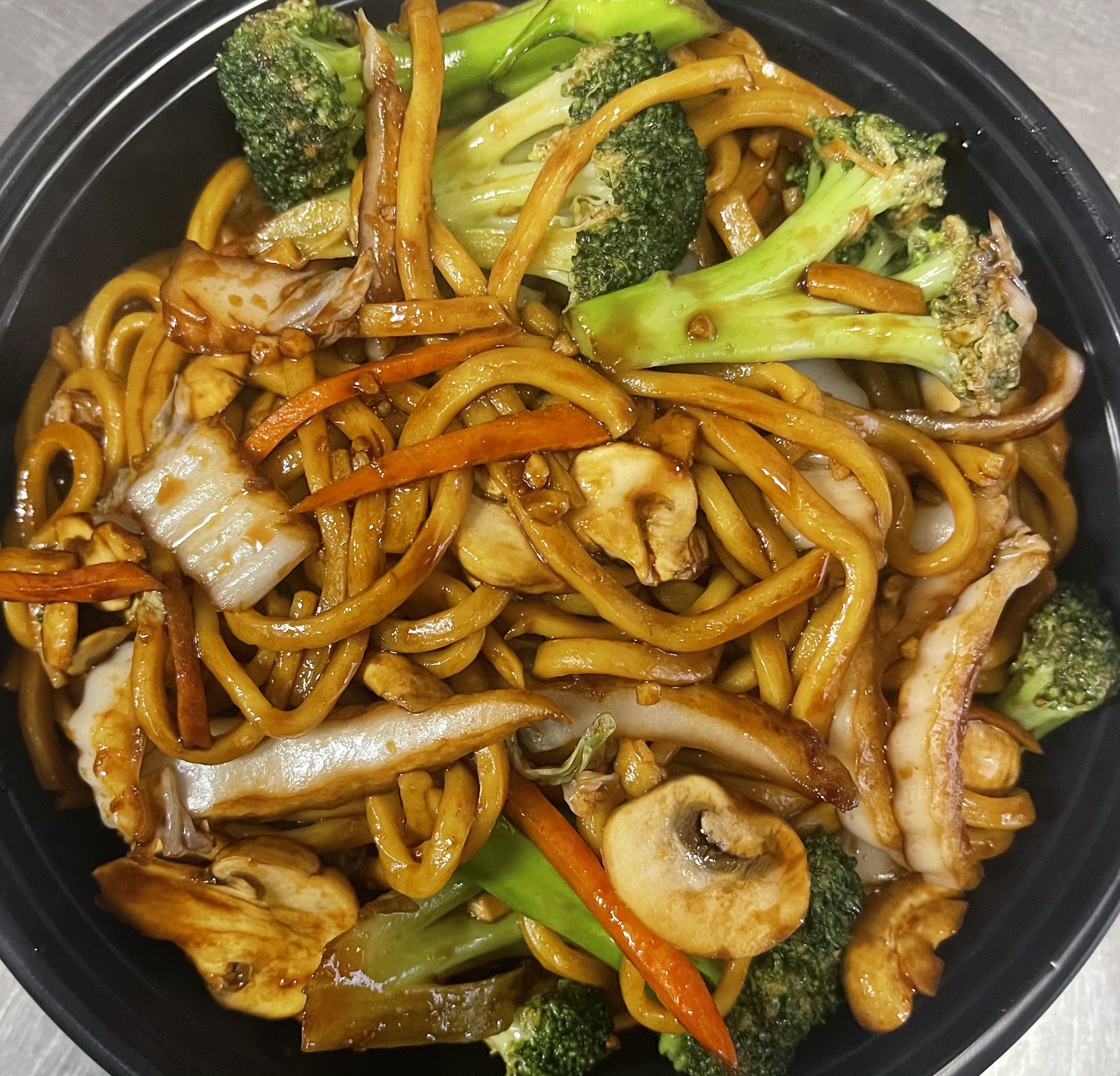 Order 37. Vegetable Lo Mein food online from Shun Cheong Chinese Restaurant store, La Vergne on bringmethat.com
