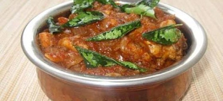 Order Chicken Coondapur Curry food online from Indian Kitchen Lovash store, Philadelphia on bringmethat.com
