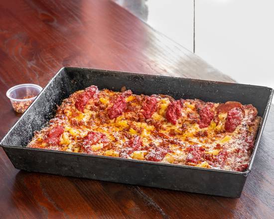Order Detroit's Hawaiian Pizza food online from Detroit Pizza Factory store, Battle Ground on bringmethat.com