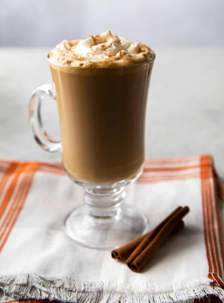 Order Iced Cinnamon Bun Latte food online from Caffe Bene store, Jackson Heights on bringmethat.com