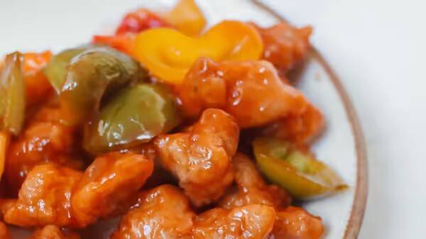 Order Sweet and Sour Chicken food online from Sizzle it Asian Bistro store, Novi on bringmethat.com