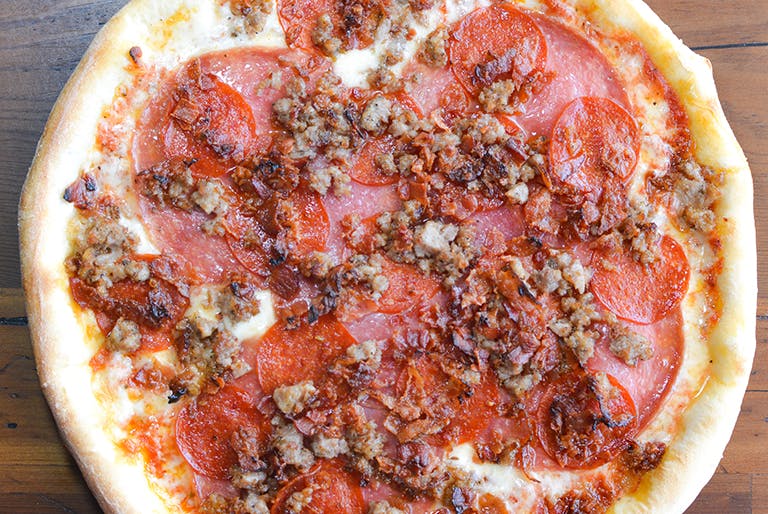 Order New York Deli Style Pizza - Personal 12'' food online from Ciconte's Italia Pizzeria store, Marlton on bringmethat.com