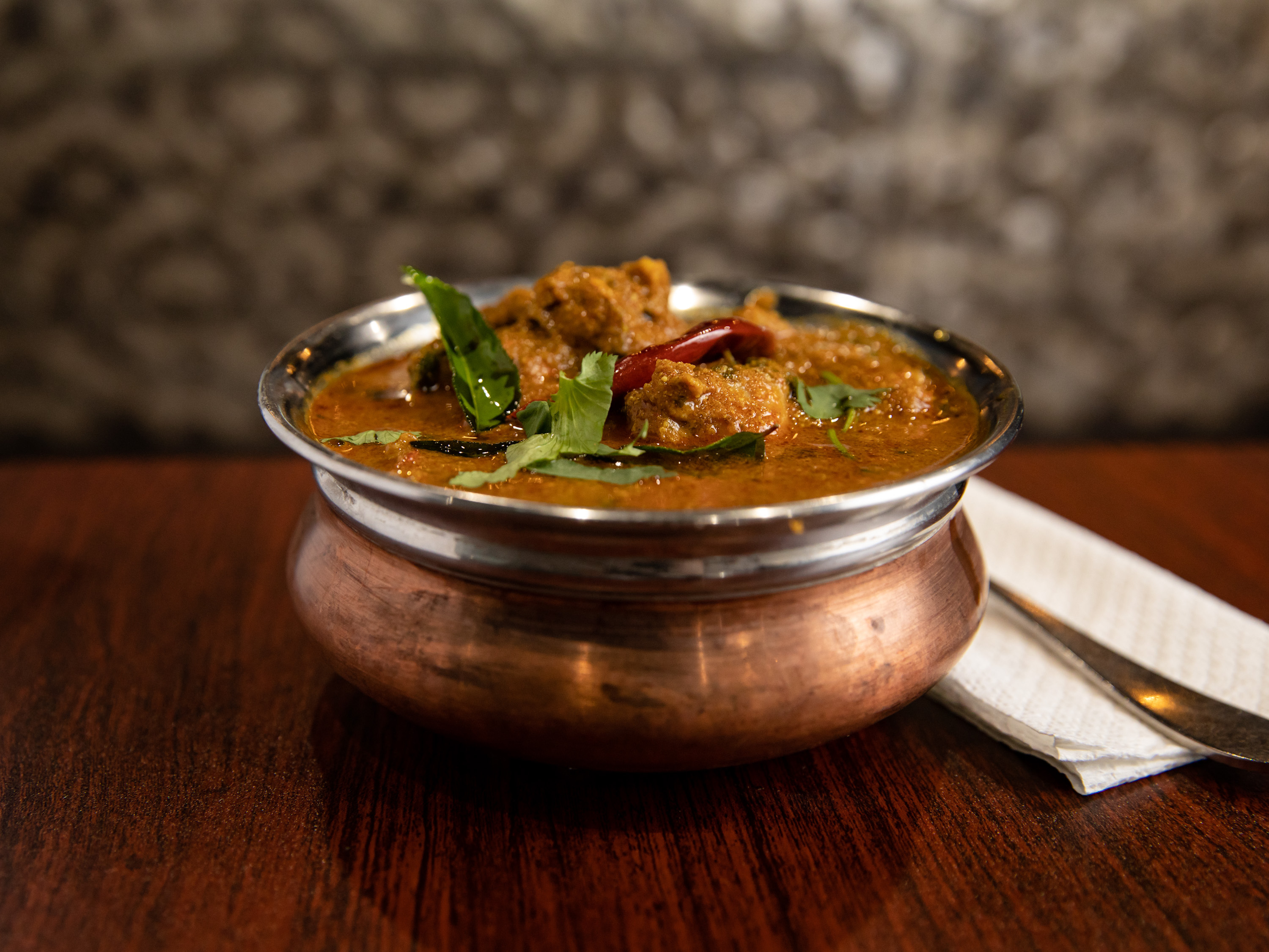 Order Avakai Chicken Curry food online from Astoria Indian Restaurant store, Omaha on bringmethat.com