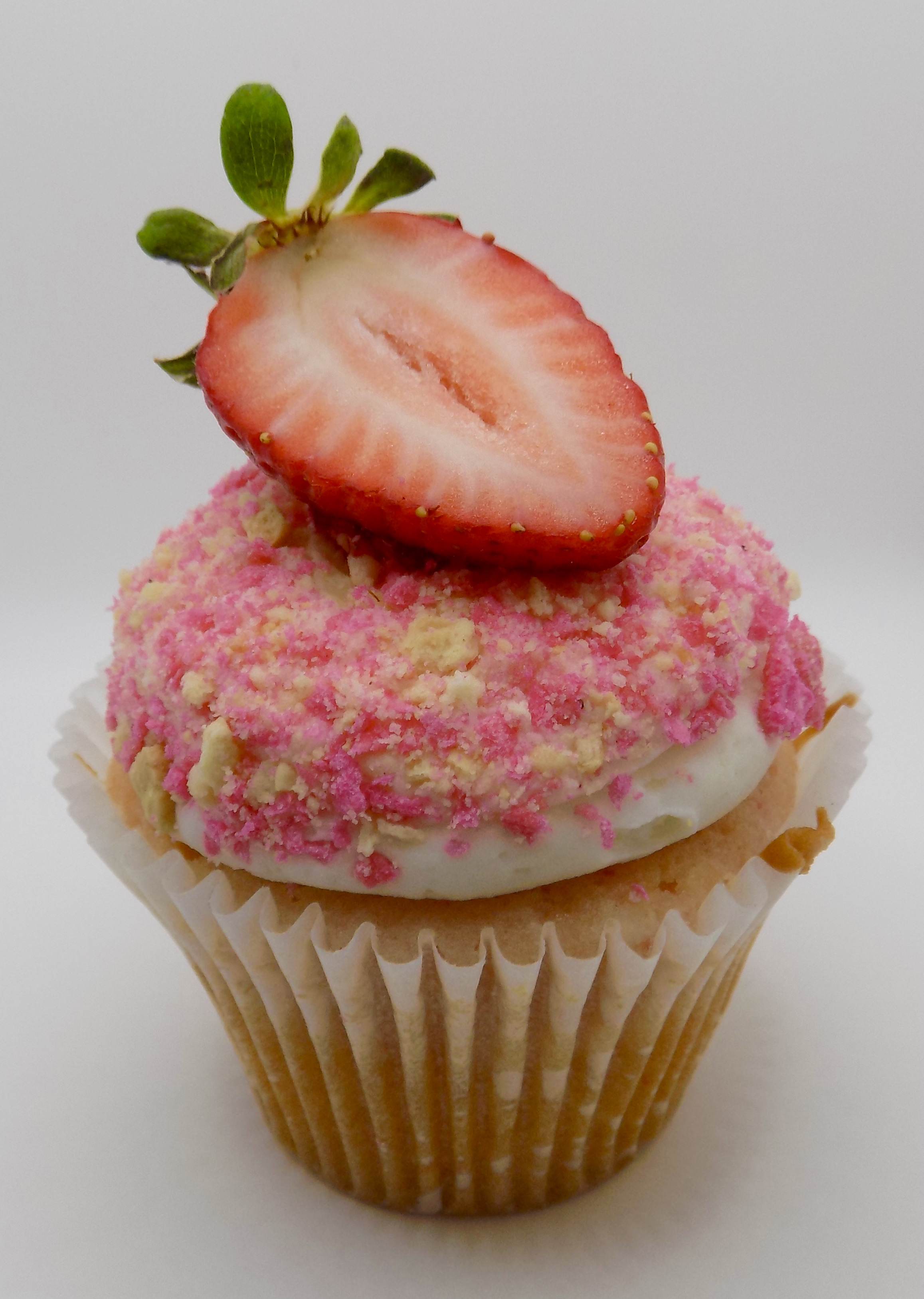 Order Strawberry Crunch food online from Lil Cakes & Creamery store, Gaithersburg on bringmethat.com