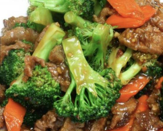 Order Tender Beef with Mixed Vegetable food online from Lucky Buddha store, Atlanta on bringmethat.com