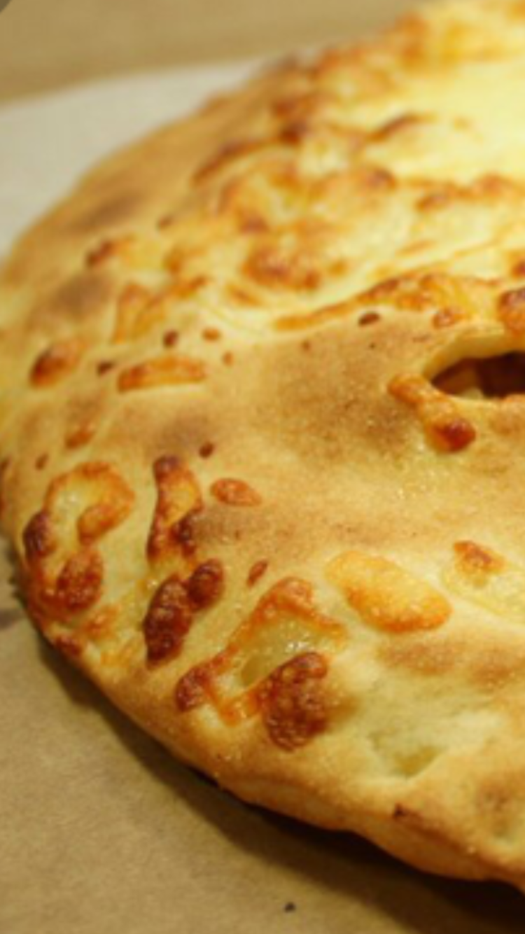 Order Cheese Stromboli food online from Prospero Pizza store, New Castle on bringmethat.com