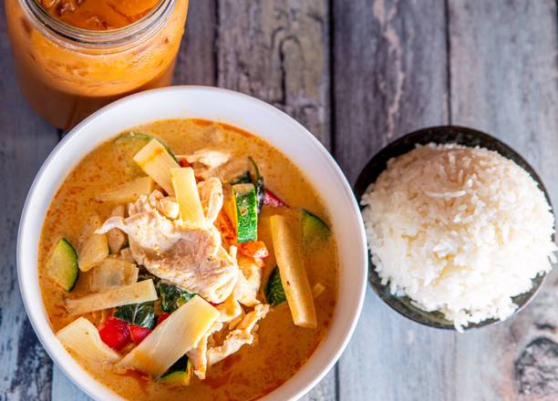 Order Yellow Curry food online from Rice Avenue store, Sunland-Tujunga on bringmethat.com