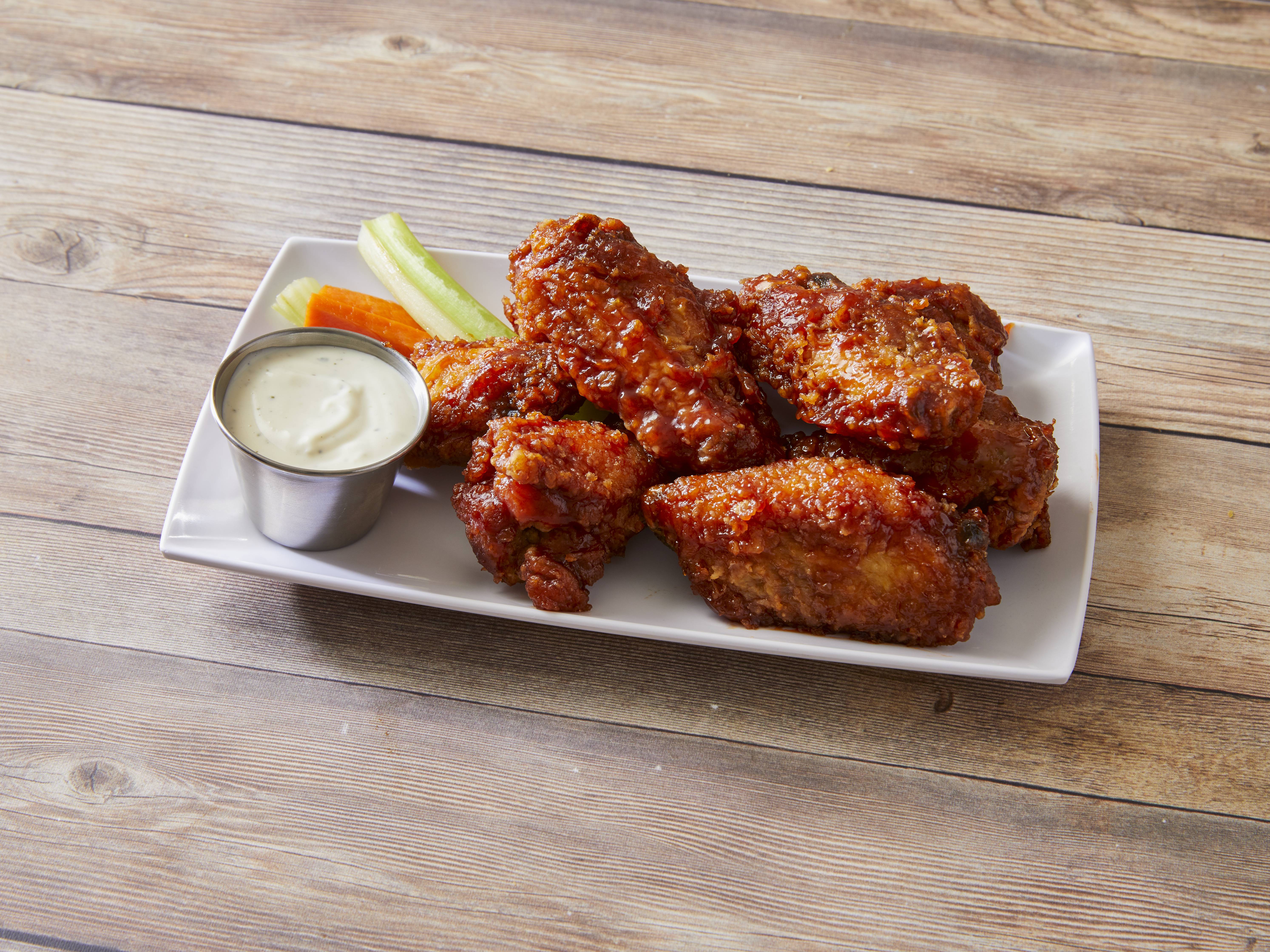 Order Union’s Traditional Chicken Wings food online from Union Ale House & Pub store, Prospect Heights on bringmethat.com