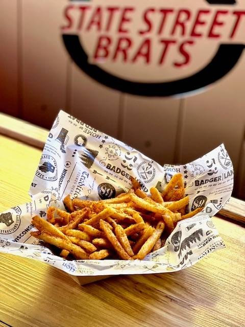 Order XL Siracha Ranch Fries food online from State Street Brats store, Madison on bringmethat.com