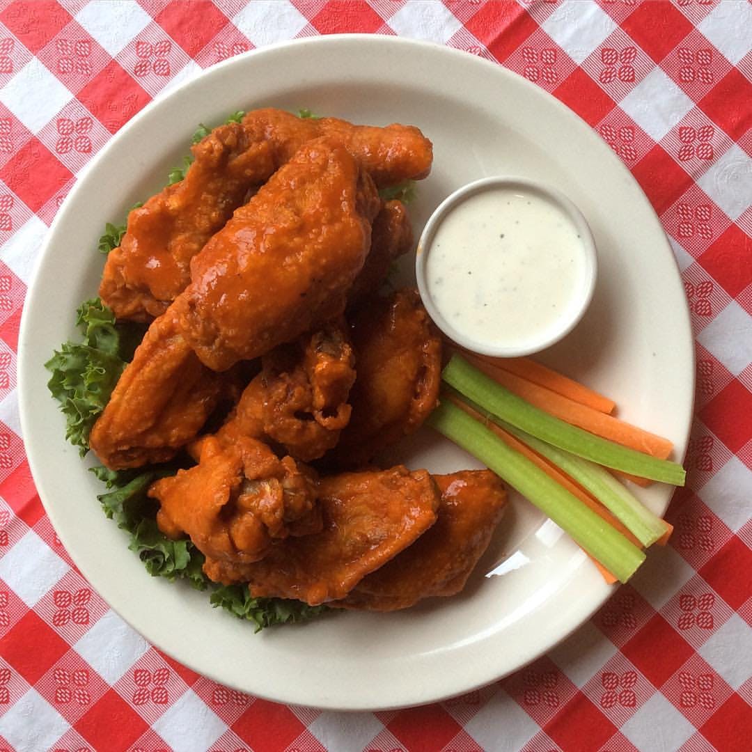 Order Chicken Wings - Appetizer food online from Jp Pizza & Grill store, Wilmette on bringmethat.com
