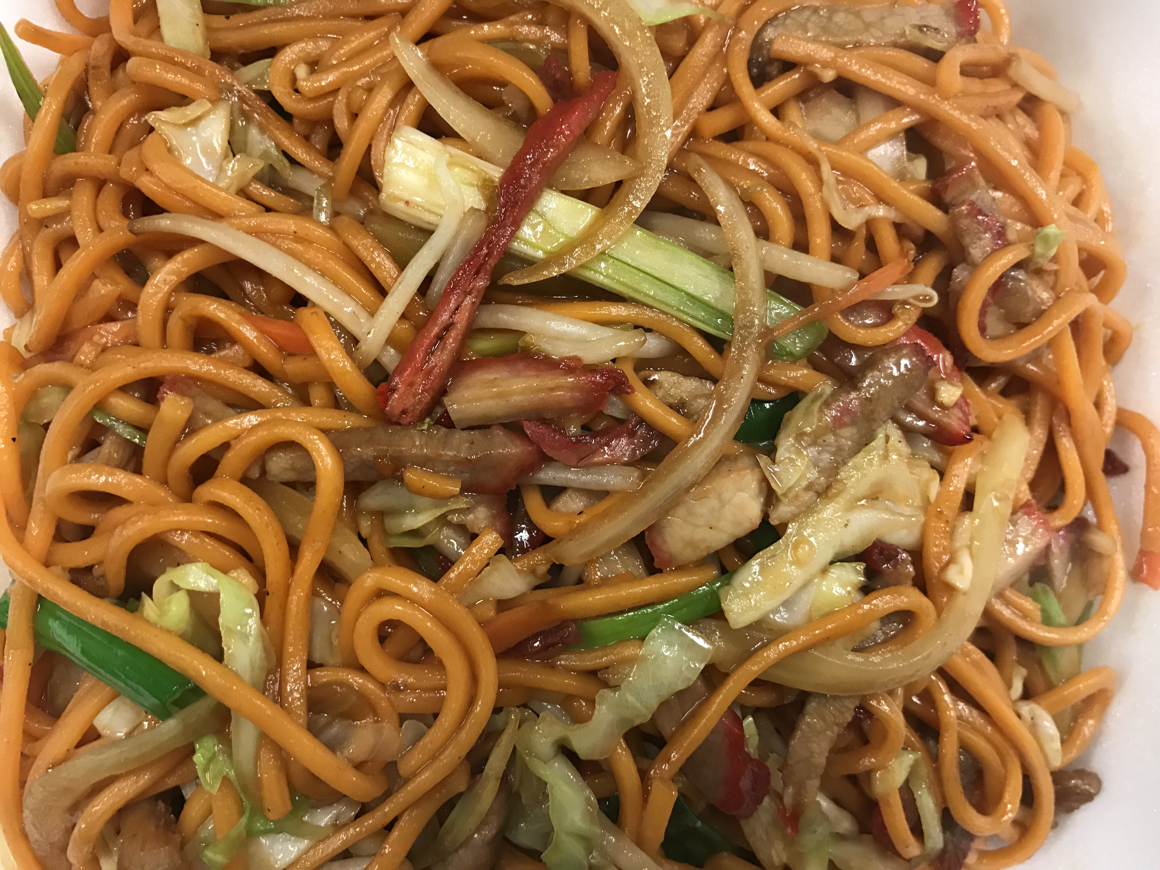 Order Pork Lo Mein food online from Wang Chinese Cuisine store, Cathedral City on bringmethat.com