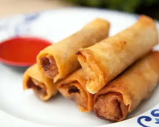 Order Crispy Shrimp Roll (4 pcs) food online from Mo's Asian Bistro store, Chicago on bringmethat.com