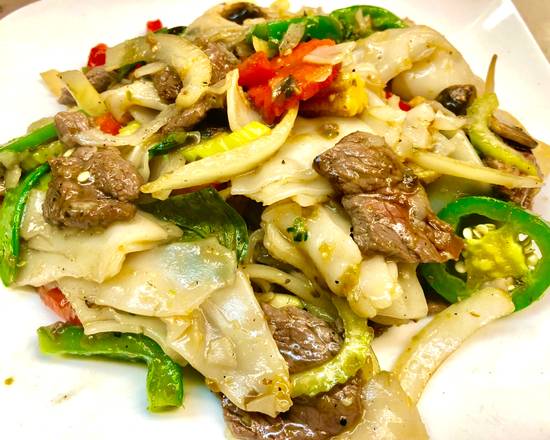 Order Drunken Noodles food online from Siam Square store, New York on bringmethat.com
