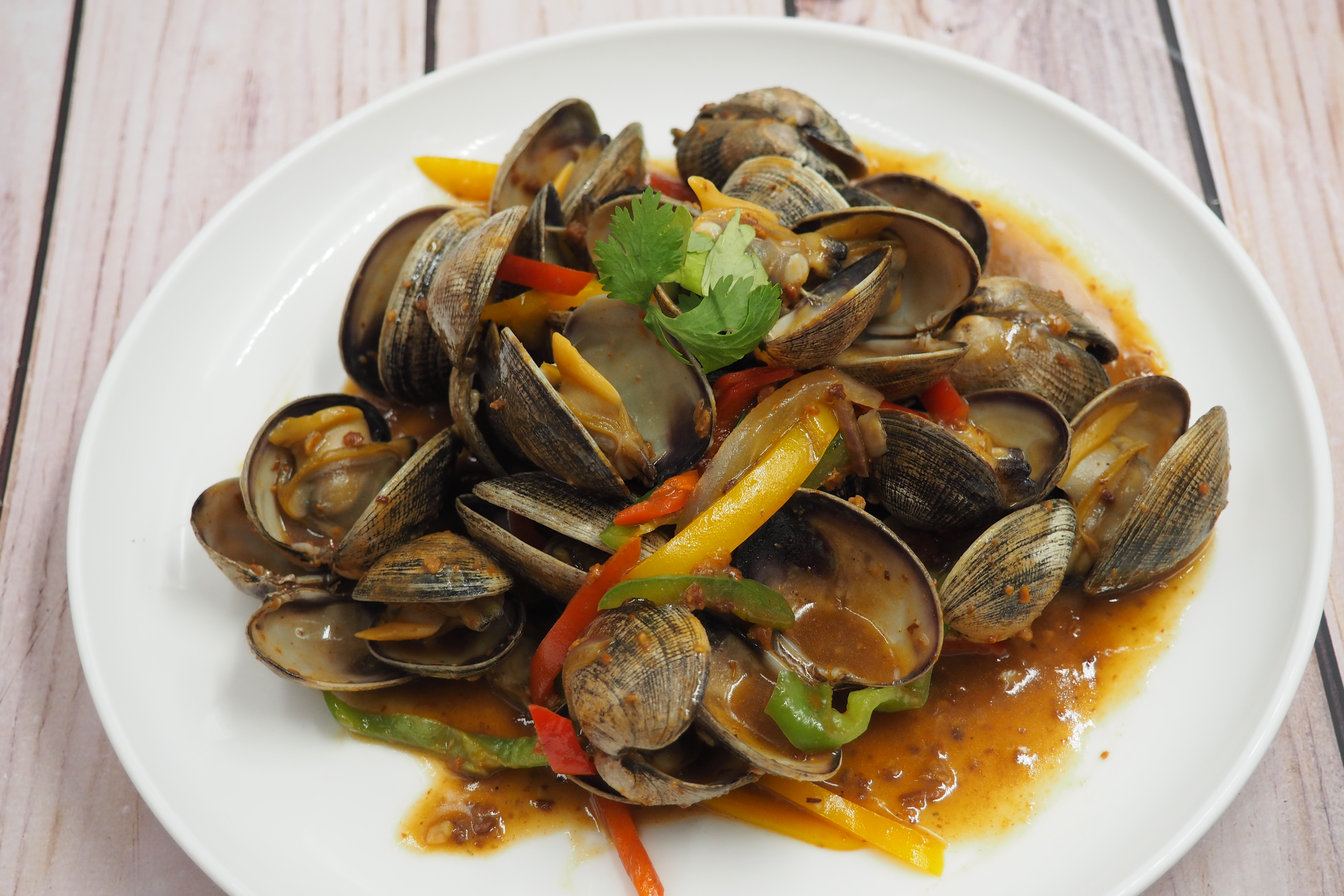 Order Clam with Crispy Beans food online from Bai Wei store, Philadelphia on bringmethat.com