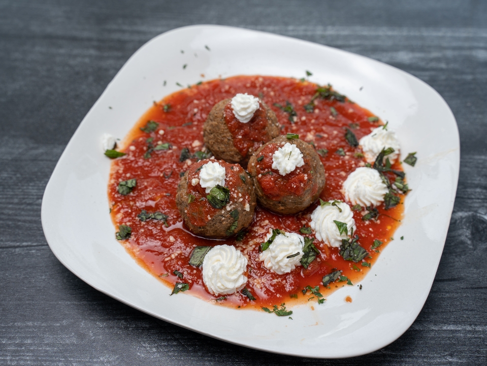 Order Homemade Meatballs food online from Bacci Pizzeria store, Chicago on bringmethat.com