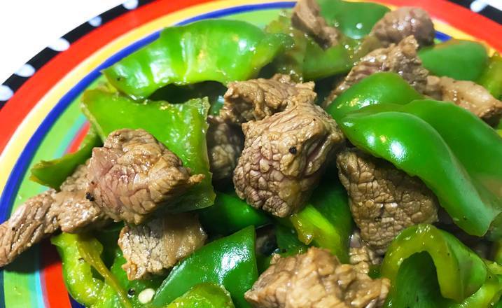Order 503. Beef with Green Pepper 青椒牛肉 food online from Mandarin House store, Portland on bringmethat.com