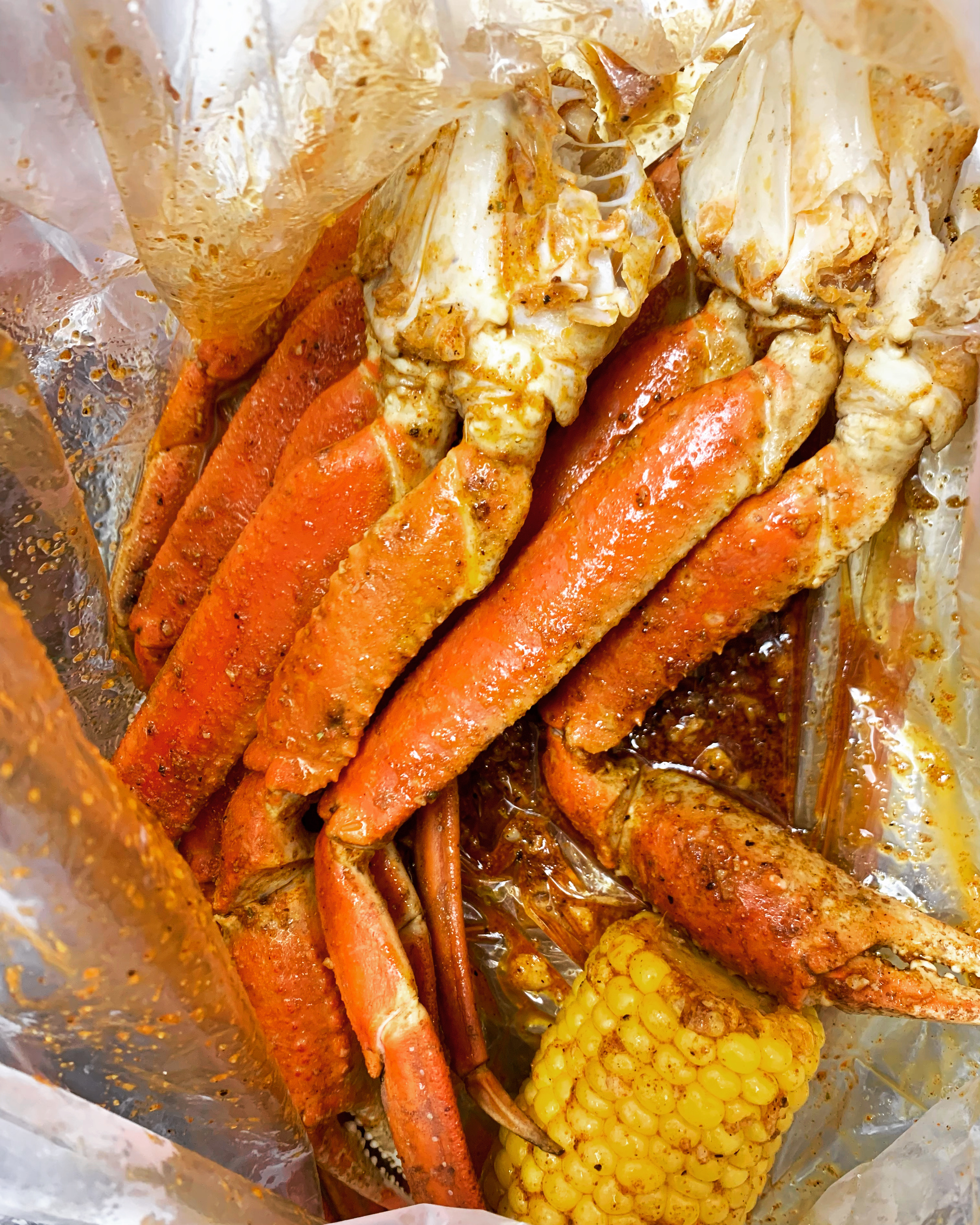 Order 1 lb. Snow Crab Legs 呂️ food online from Boiling Catch store, Brockton on bringmethat.com