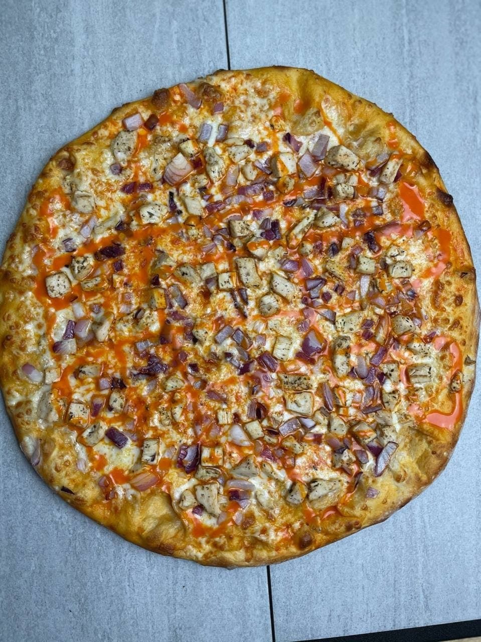 Order Buffalo Chicken Pizza - Small 10'' food online from Troys Italian Kitchen store, Arlington on bringmethat.com