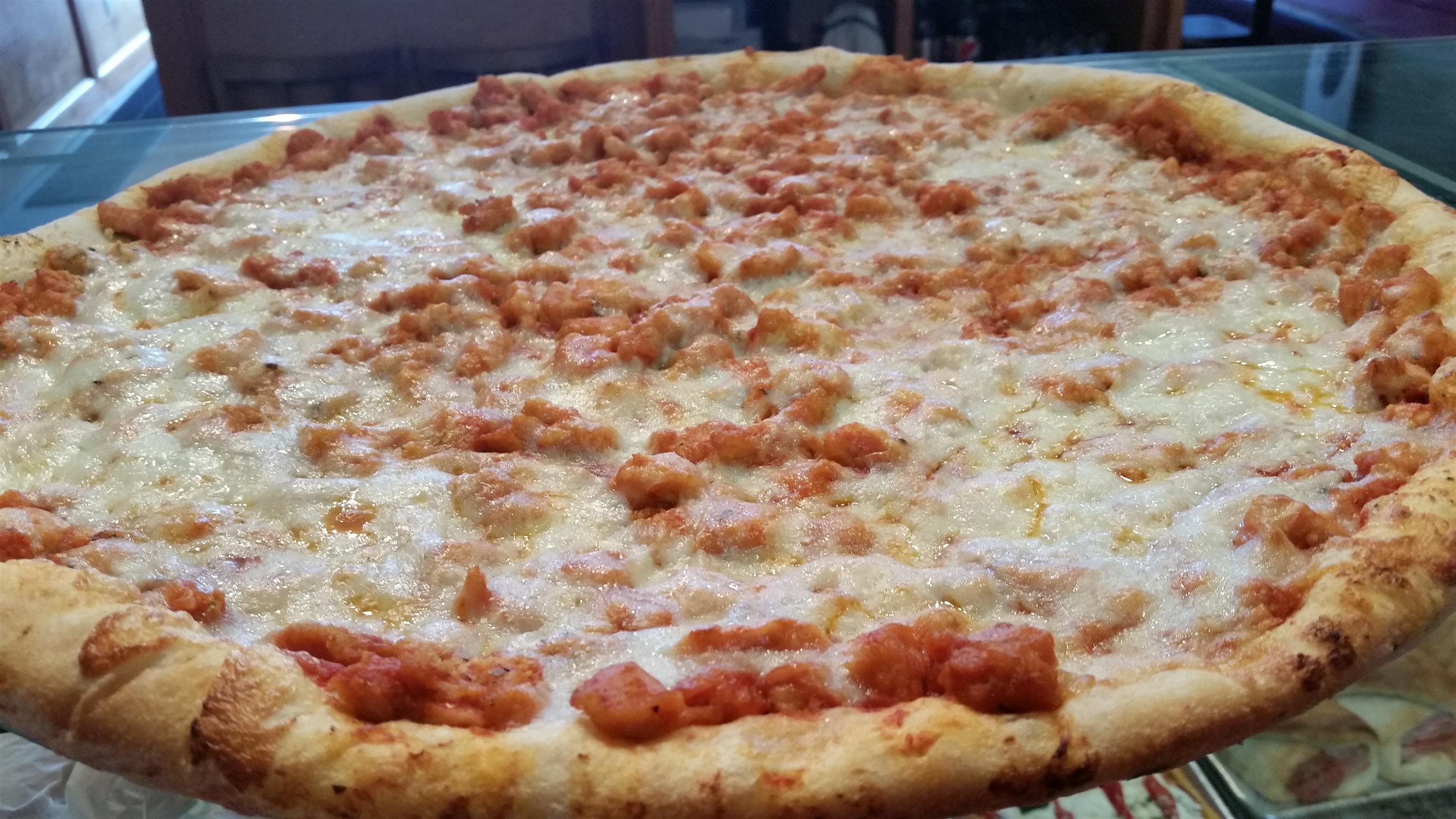 Order Buffalo Chicken Pizza - 16'' food online from Rocco Pizzeria store, New Paltz on bringmethat.com