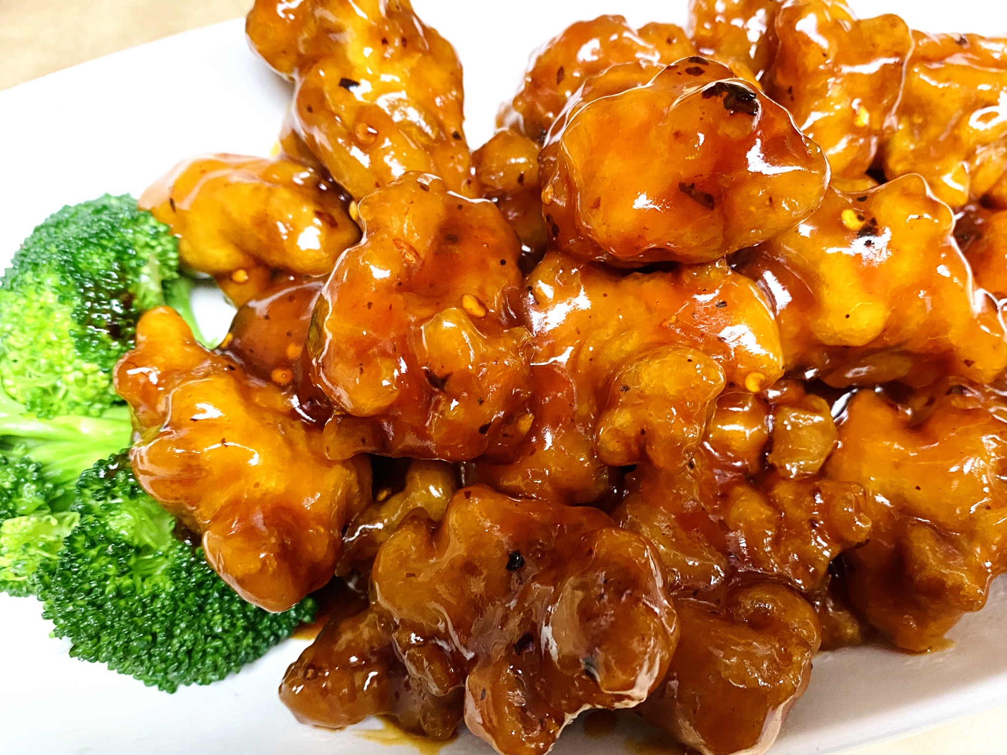 Order Spicy Orange Chicken food online from Min Min Asian Cafe store, Chicago on bringmethat.com