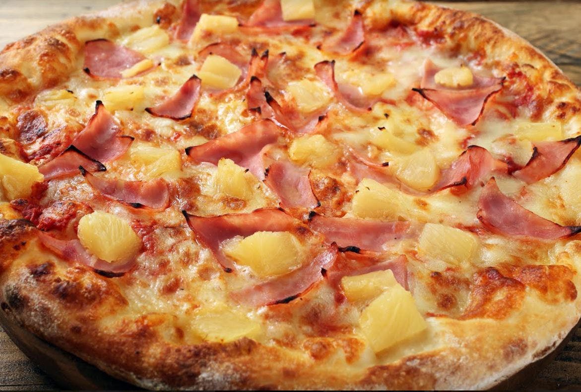 Order Hawaiian Pizza - Medium 14" food online from Bianco Italian Cuisine store, Inglewood on bringmethat.com