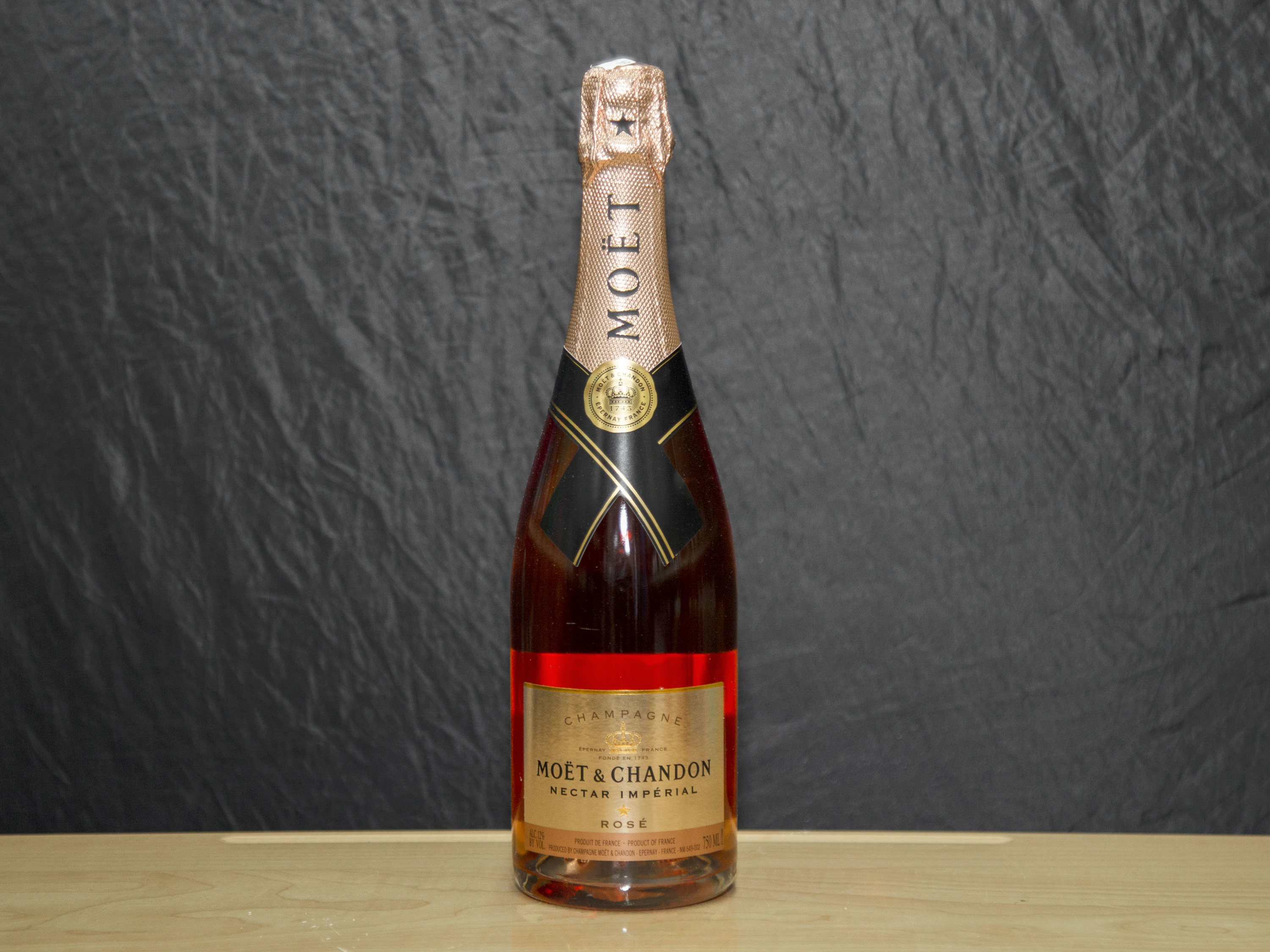 Order Moet and Chandon Nectar Rose Imperial, 750 ml. Champagne (12.0% ABV) food online from Platinum Star Food & Liquor store, Chicago on bringmethat.com