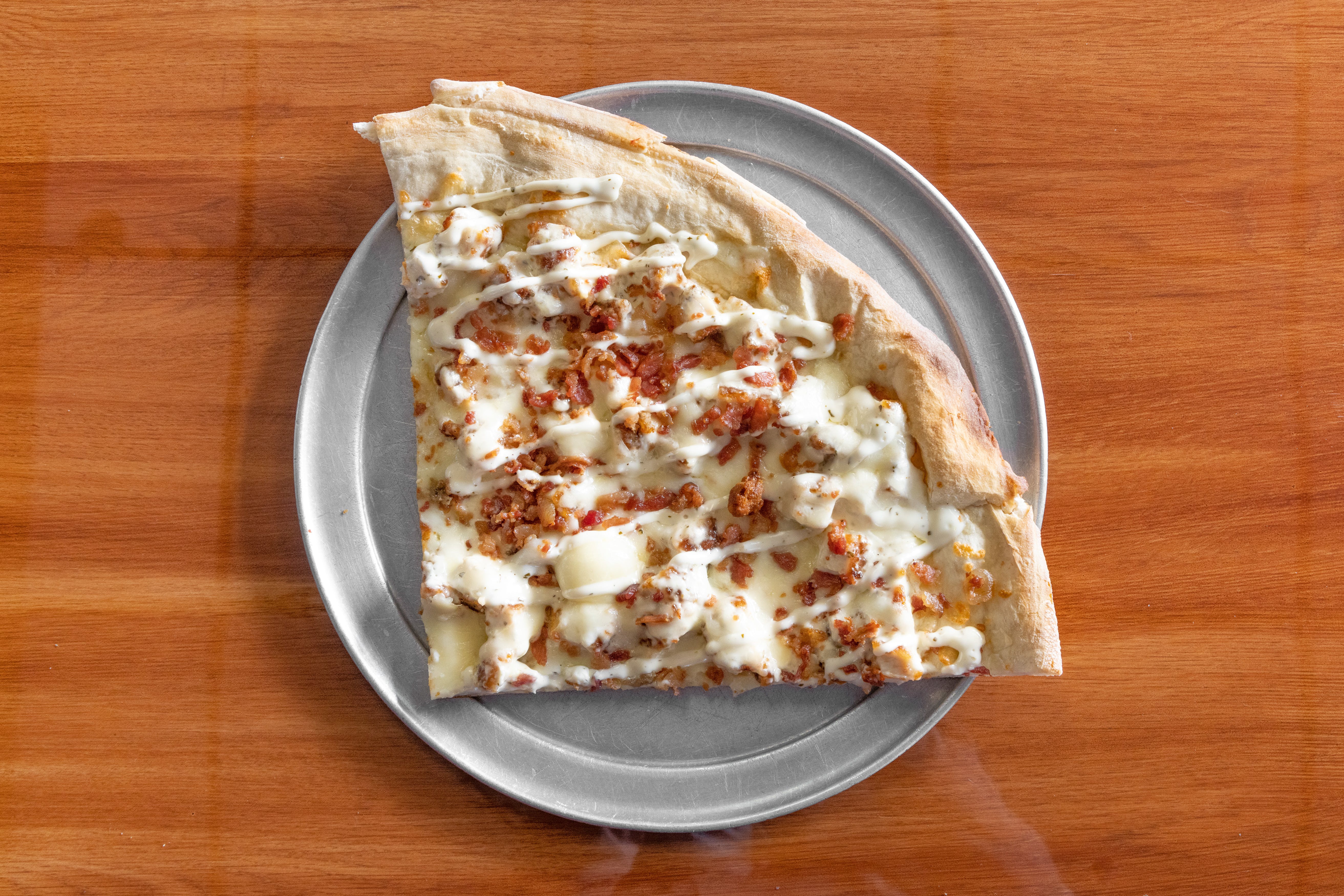 Order Chicken Bacon Ranch Pizza - Medium 14'' food online from Colandrea's Pizza King store, Middletown on bringmethat.com