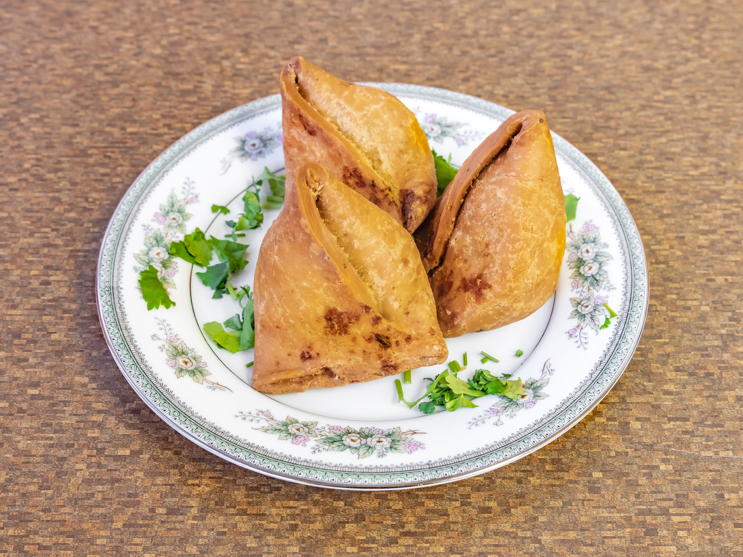 Order Vegetable Samosa  food online from Chennai Delicacy store, Parma Heights on bringmethat.com
