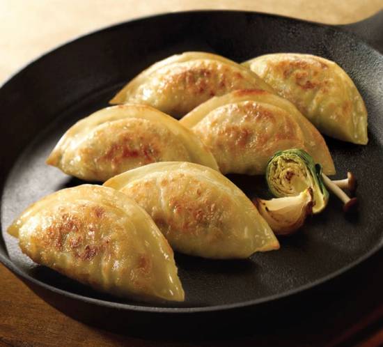 Order Korean Dumpling Mando (5pcs) food online from TWOZONE CHICKEN HESPERIA store, Hesperia on bringmethat.com