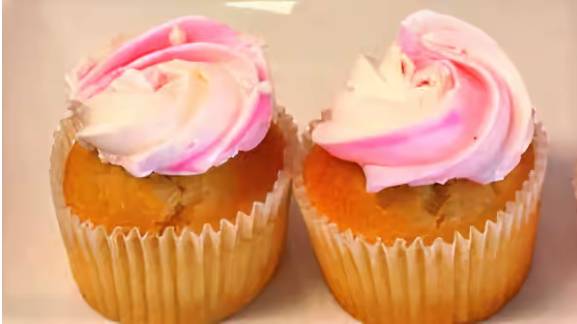 Order Cupcake food online from Main Street Bakery and Catering / Luz The Cake Lady store, Salinas on bringmethat.com