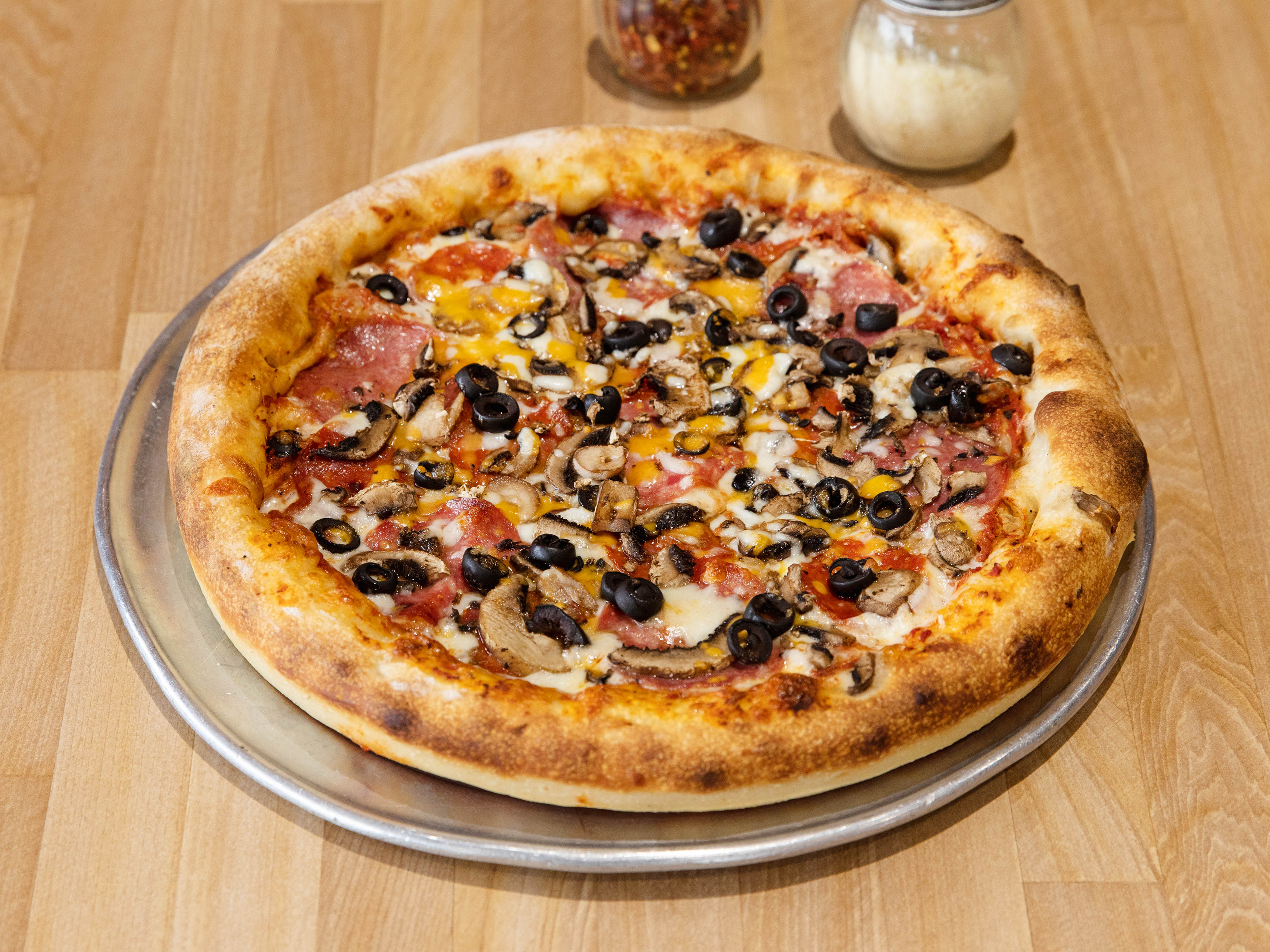 Order Aldo's Special Pizza food online from Aldos Pizza Pasta Sandwiches store, San Mateo on bringmethat.com