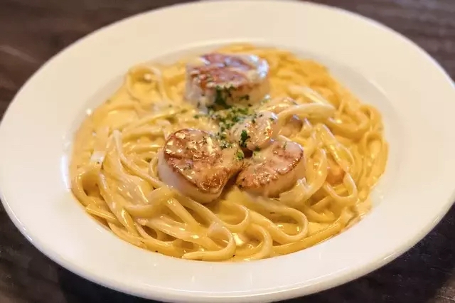 Order Linguini, Shrimp & Scallops food online from Di Cicco Italian Restaurant store, Clovis on bringmethat.com