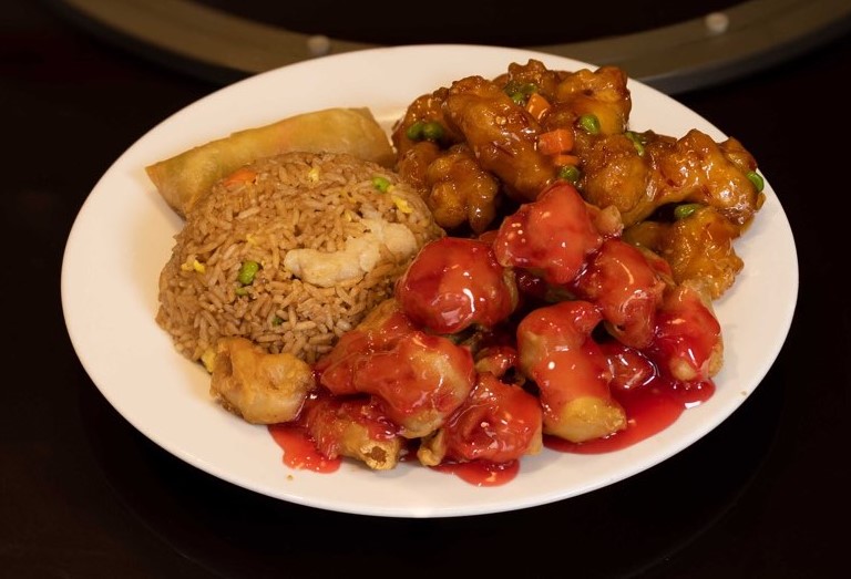 Order D2. Szechwan Chicken & Sweet and Sour Pork Combo 四川鸡 - 甜酸猪 - 套餐 food online from China town Restaurant store, Anchorage on bringmethat.com