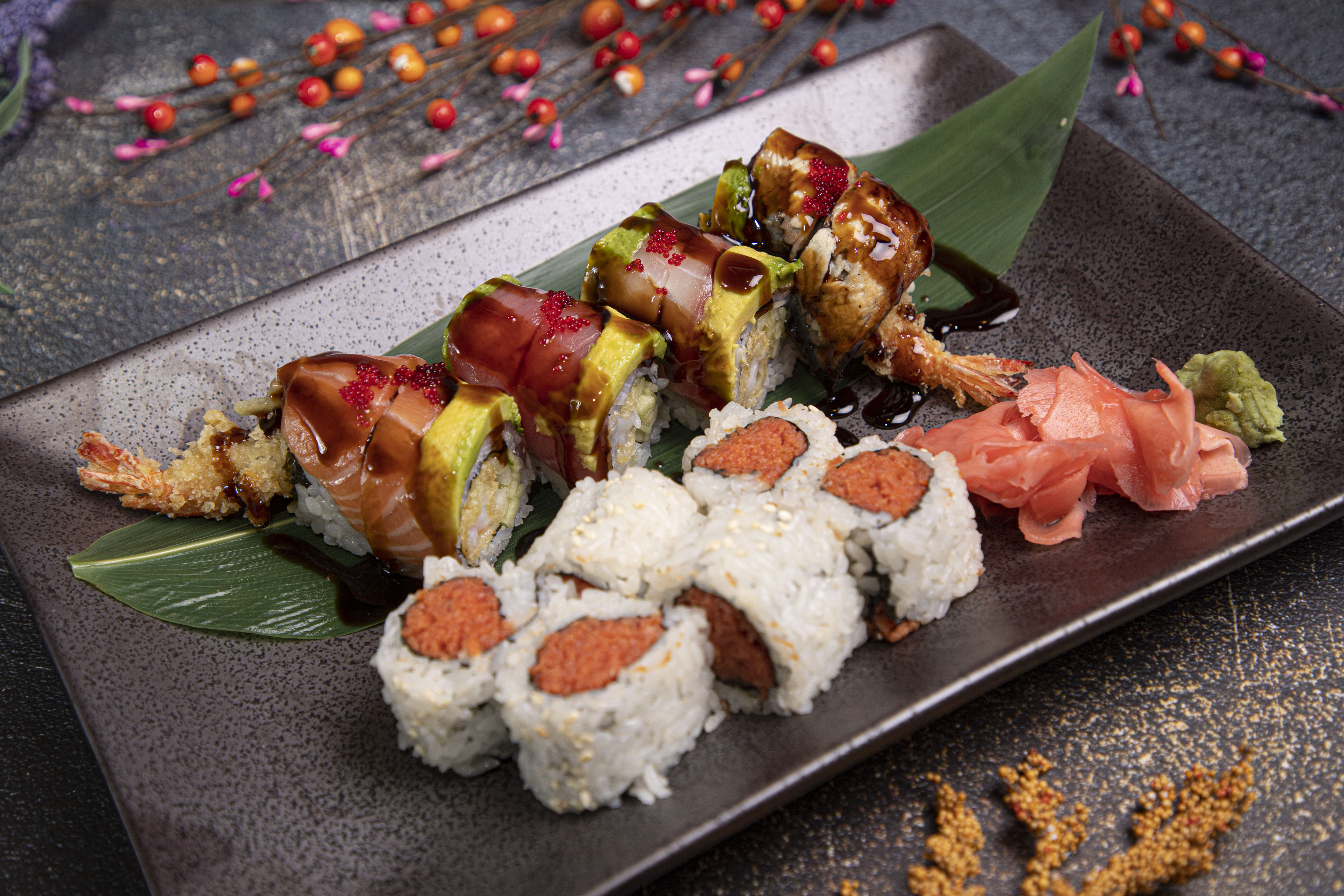 Order 7. Four Seasons Special Roll food online from Jc Sushi & Chinese Restaurant store, Phoenix on bringmethat.com