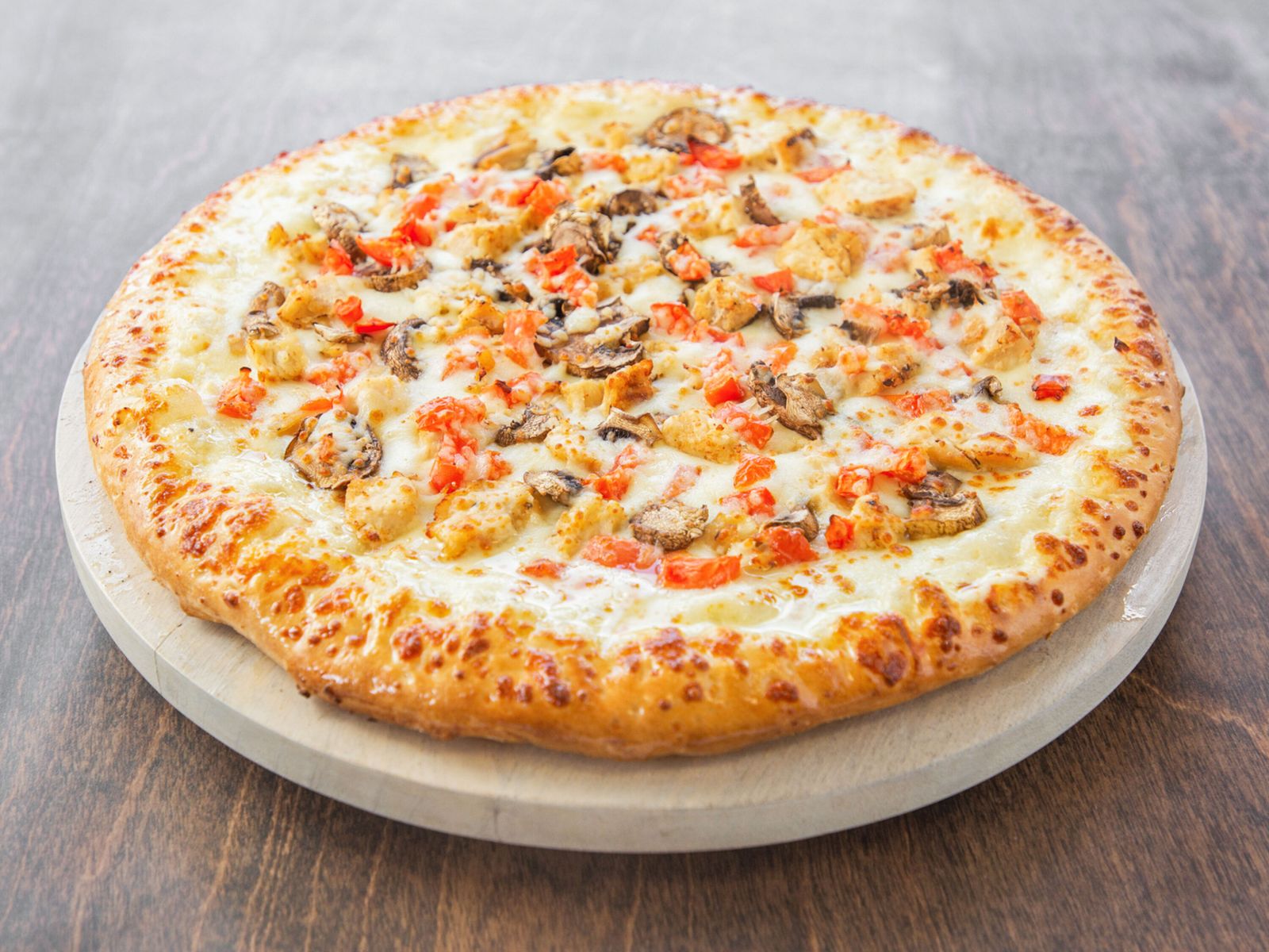 Order Alfredo Chicken (14 Inch) food online from Big Daddy's Pizza store, Salt Lake City on bringmethat.com