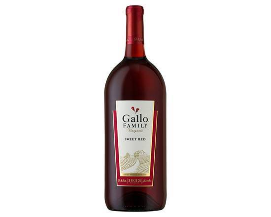 Order Gallo Family Vineyards Sweet, 1.5L red wine (10.0% ABV) food online from Signal Liquor store, Signal Hill on bringmethat.com