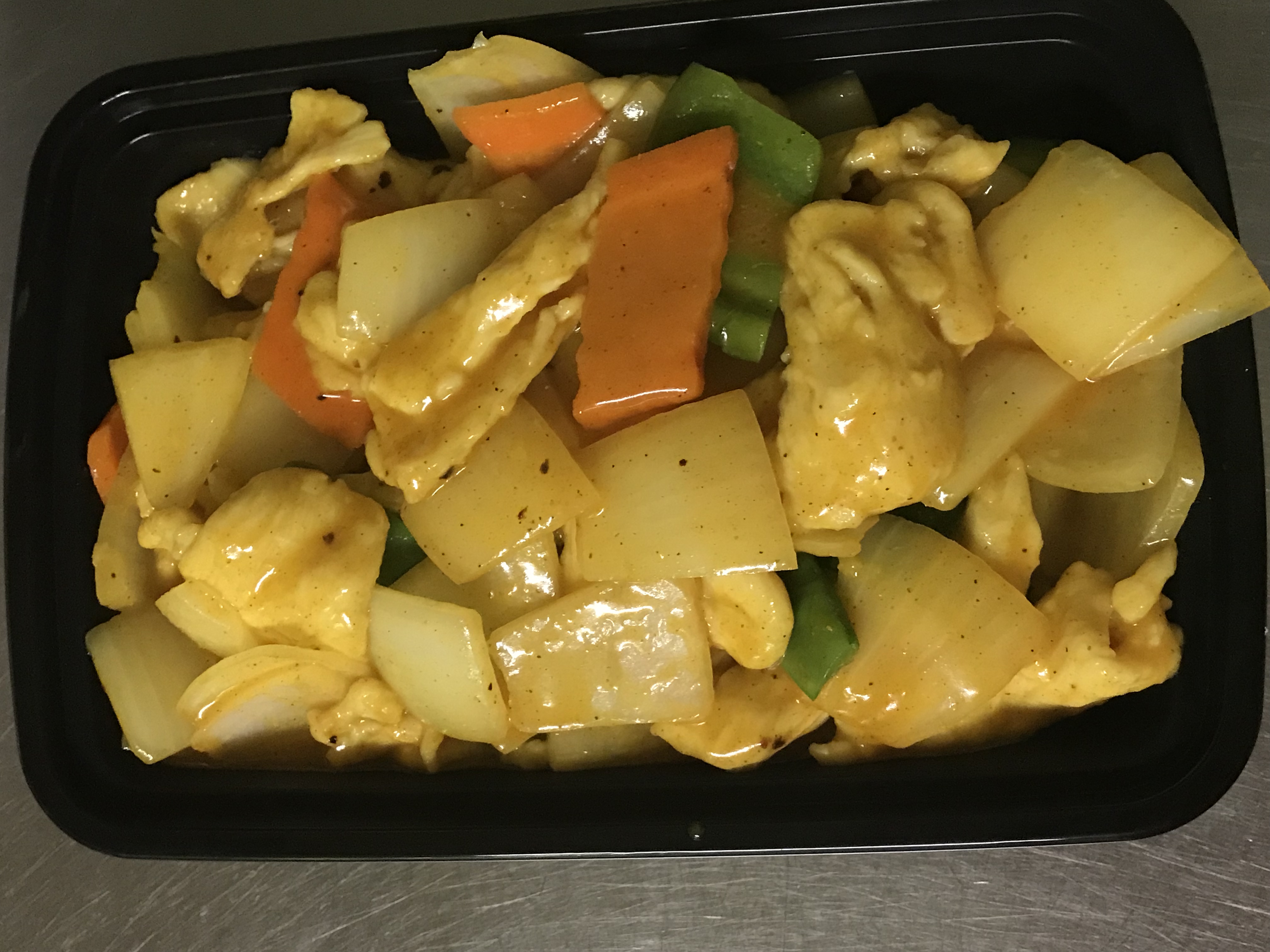 Order 16. Curry Chicken food online from Sun Luck Garden store, Cleveland on bringmethat.com