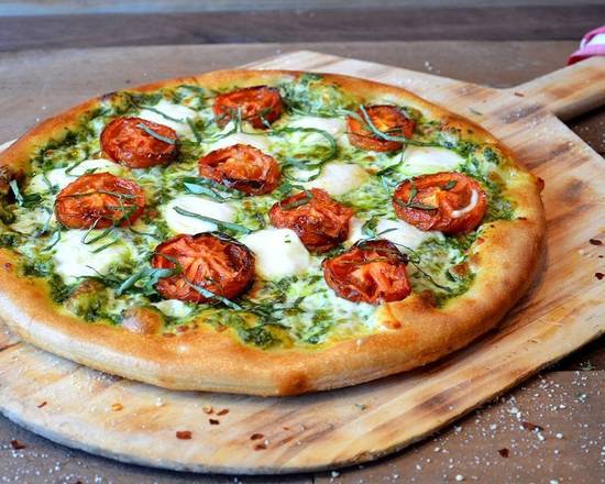 Order Margherita Pizza food online from Local Pizza & Wings store, Charlotte on bringmethat.com