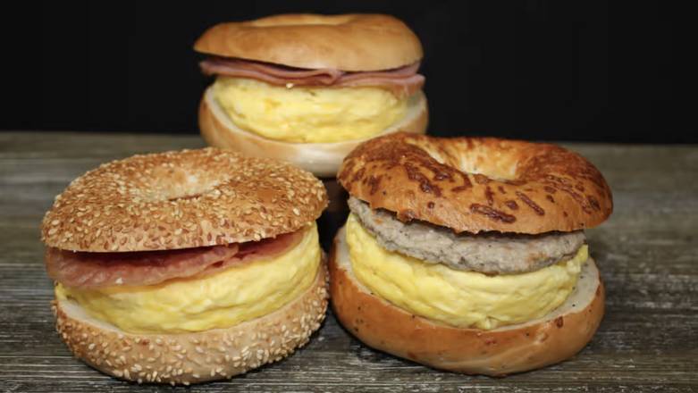 Order Eggwich with Meat food online from Bagel Street Cafe store, Alamo on bringmethat.com