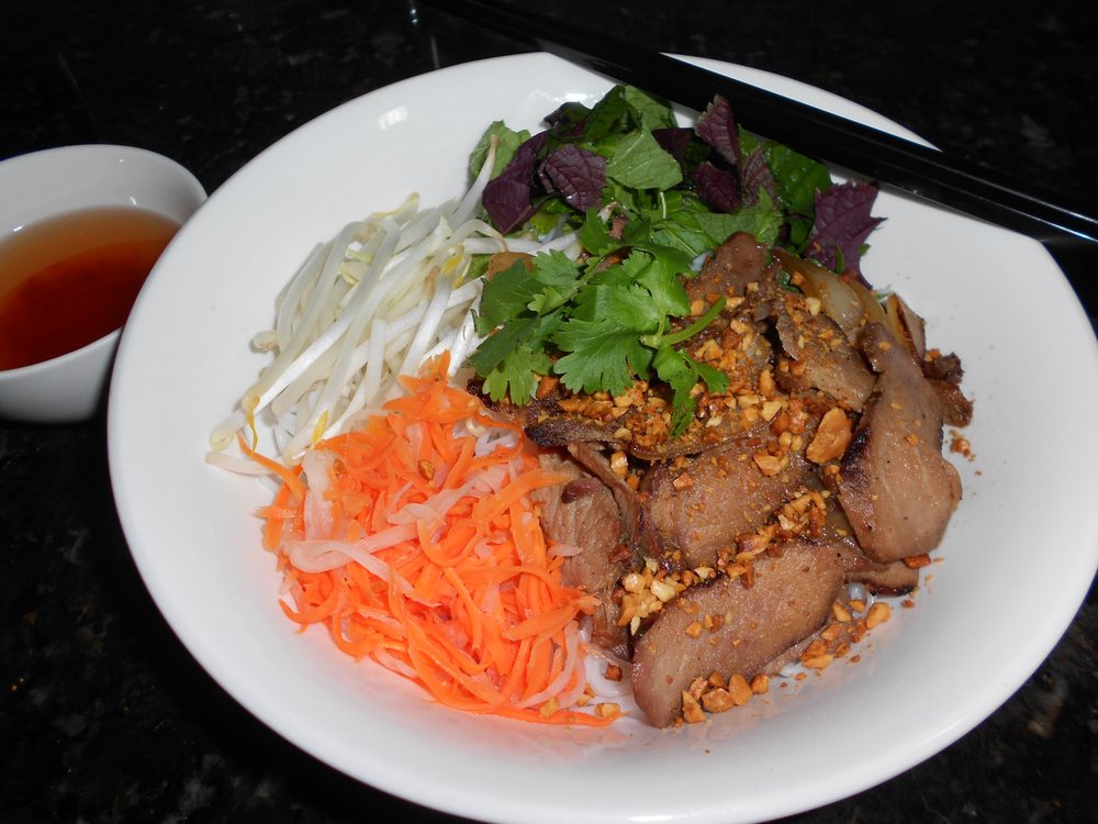 Order Beef Vermicelli Bowls food online from Bobo's Bistro store, San Francisco on bringmethat.com