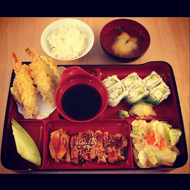 Order Lunch Special (served all day) food online from Sushi Dragon store, Sun Valley on bringmethat.com