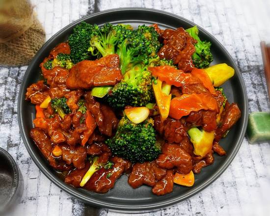 Order 芥蓝牛肉 Beef broccoli w/ soy sauce food online from Fashion Wok store, Sunnyvale on bringmethat.com