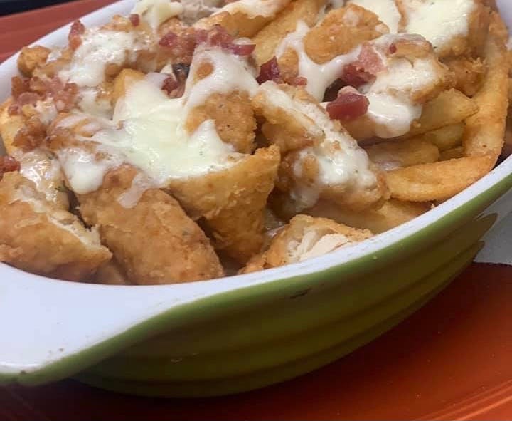 Order Chicken Bacon Ranch Fries - Appetizer food online from Bella store, Windber on bringmethat.com