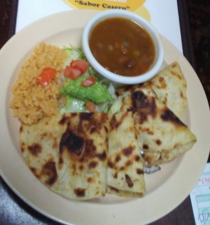 Order Fajita Quesadilla Lunch Plate food online from Mexican Cafe store, Edinburg on bringmethat.com