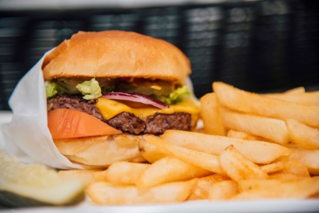Order Cheeseburger food online from Park Place Market store, Grosse Pointe Park on bringmethat.com