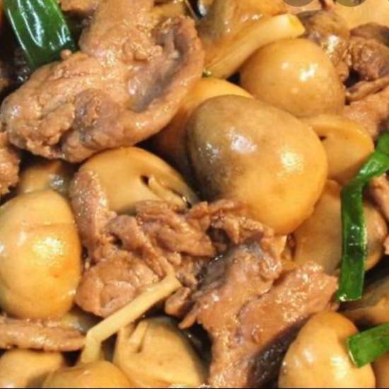 Order Mushroom Chicken food online from Lucky Wok Chinese Food store, Ontario on bringmethat.com