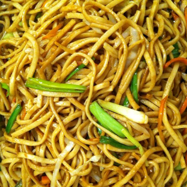 Order 8 Lo Mein Noodles  food online from Chen's China Inn store, Lufkin on bringmethat.com