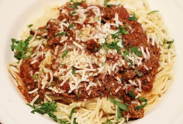 Order Spaghetti with meat sauce food online from Under the Bridge store, New York on bringmethat.com